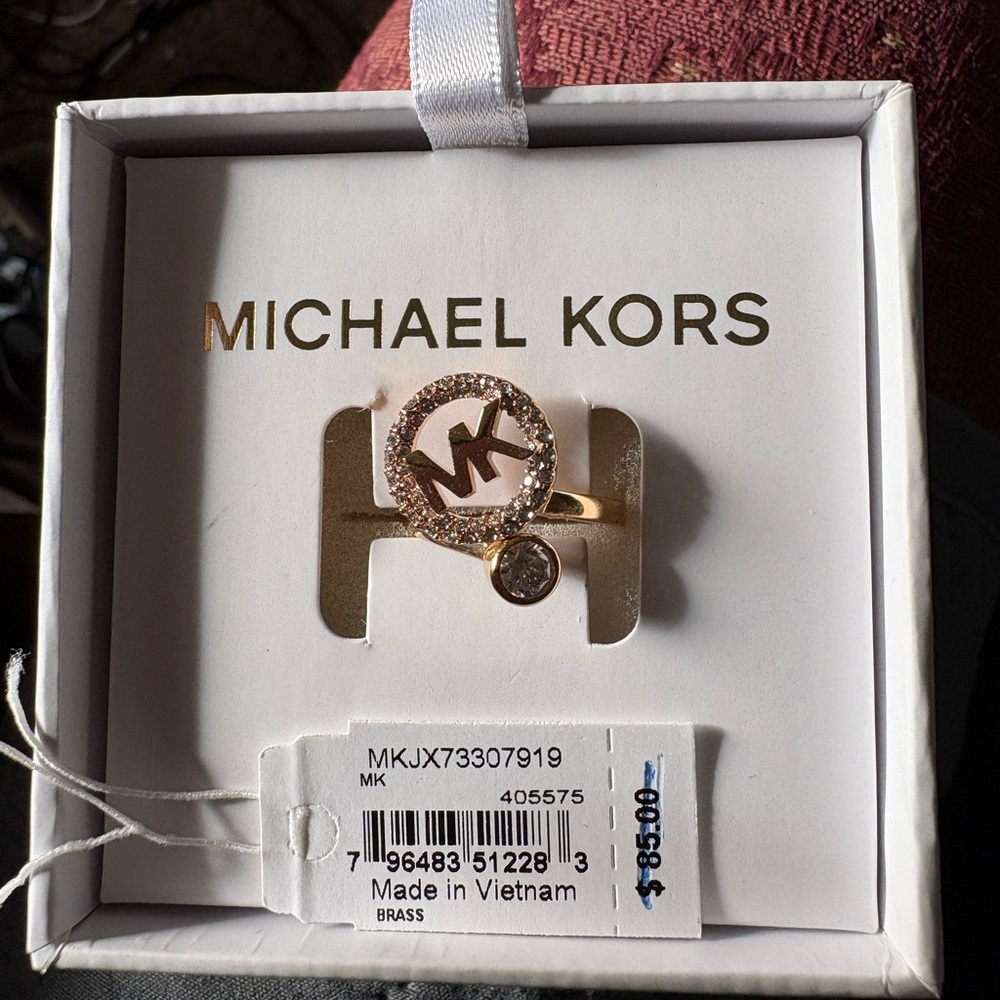 NWT! Michael Kors Ring size 5 - Picture 6 of 12